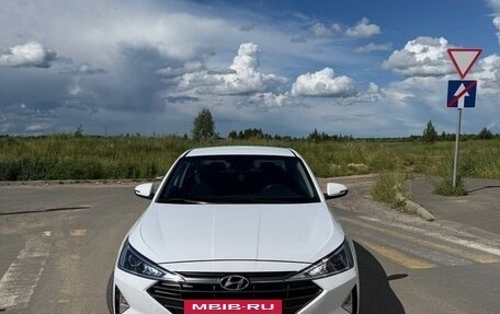 Hyundai Elantra VI рестайлинг, 2019 год, 1 800 000 рублей, 14 фотография