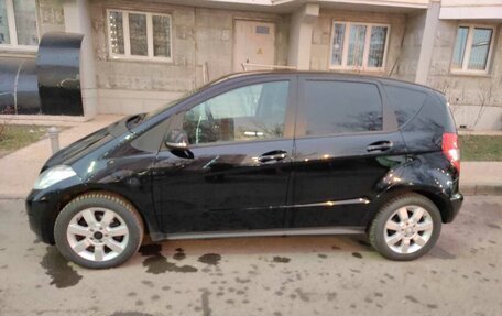 Mercedes-Benz A-Класс, 2011 год, 720 000 рублей, 3 фотография