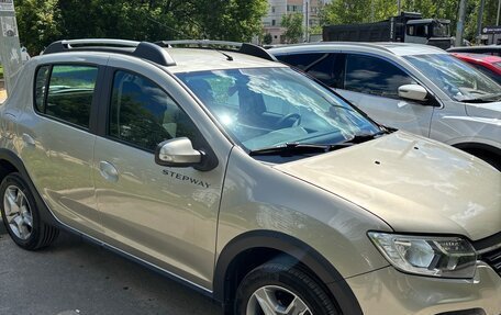 Renault Sandero II рестайлинг, 2021 год, 1 350 000 рублей, 2 фотография