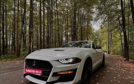 Ford Mustang VI рестайлинг, 2018 год, 2 710 000 рублей, 3 фотография