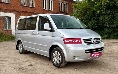 Volkswagen Multivan T5, 2005 год, 2 200 000 рублей, 1 фотография