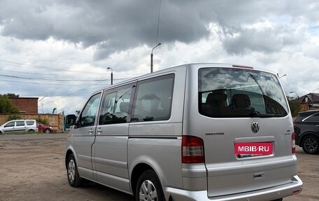Volkswagen Multivan T5, 2005 год, 2 200 000 рублей, 2 фотография