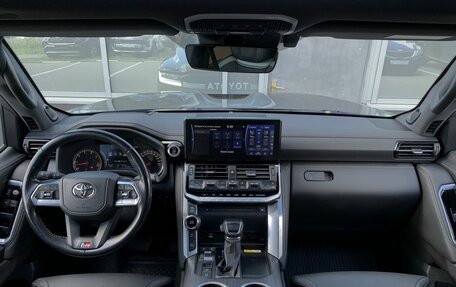 Toyota Land Cruiser, 2021 год, 10 439 000 рублей, 21 фотография