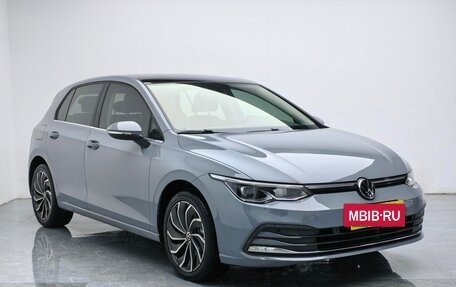 Volkswagen Golf VIII, 2022 год, 1 840 000 рублей, 3 фотография