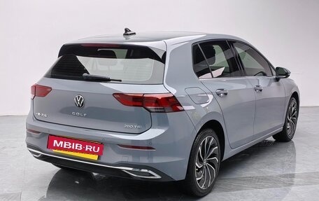 Volkswagen Golf VIII, 2022 год, 1 840 000 рублей, 7 фотография