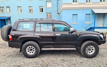 Toyota Land Cruiser 100 рестайлинг 2, 2005 год, 2 600 000 рублей, 2 фотография