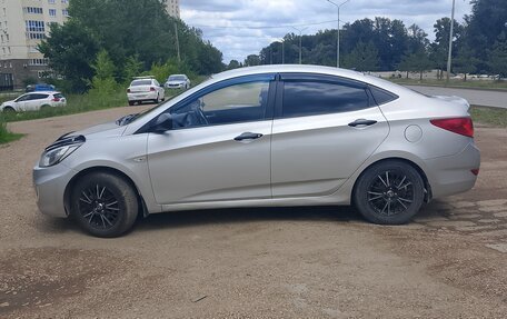 Hyundai Solaris II рестайлинг, 2012 год, 630 000 рублей, 3 фотография