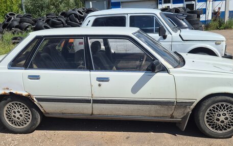 Toyota Vista, 1985 год, 140 000 рублей, 1 фотография