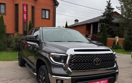 Toyota Tundra II, 2014 год, 4 080 000 рублей, 2 фотография