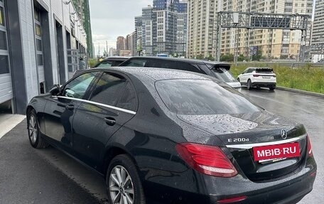 Mercedes-Benz E-Класс, 2020 год, 1 800 000 рублей, 2 фотография
