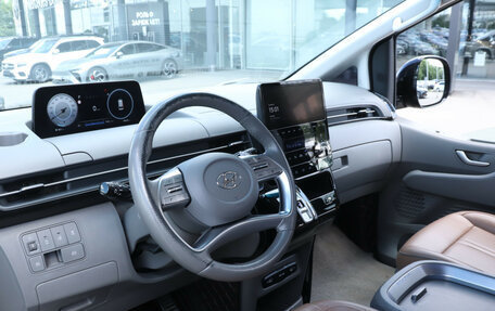 Hyundai Staria, 2022 год, 5 490 000 рублей, 14 фотография