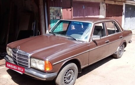 Mercedes-Benz W123, 1979 год, 420 000 рублей, 2 фотография
