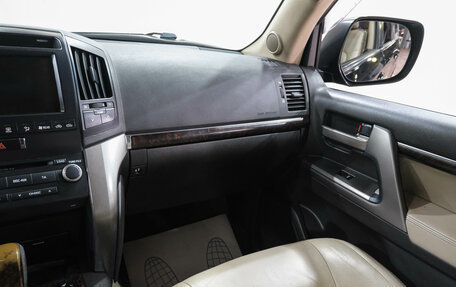 Toyota Land Cruiser 200, 2010 год, 3 319 000 рублей, 20 фотография