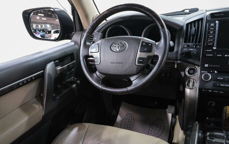 Toyota Land Cruiser 200, 2010 год, 3 319 000 рублей, 18 фотография