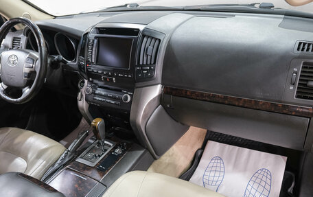 Toyota Land Cruiser 200, 2010 год, 3 319 000 рублей, 17 фотография