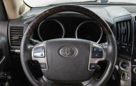 Toyota Land Cruiser 200, 2010 год, 3 319 000 рублей, 22 фотография