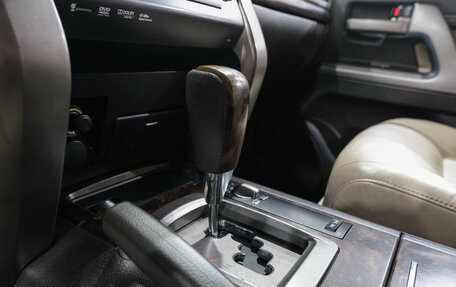 Toyota Land Cruiser 200, 2010 год, 3 319 000 рублей, 30 фотография