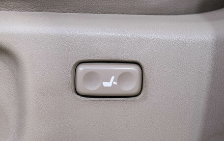 Toyota Land Cruiser 200, 2010 год, 3 319 000 рублей, 39 фотография