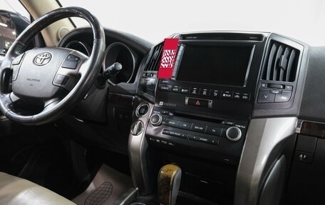 Toyota Land Cruiser 200, 2010 год, 3 319 000 рублей, 25 фотография
