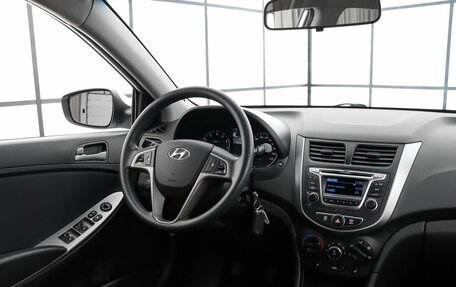 Hyundai Solaris II рестайлинг, 2016 год, 990 000 рублей, 8 фотография