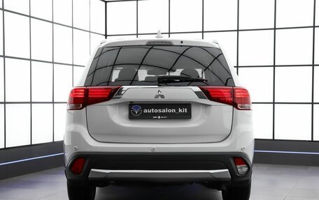 Mitsubishi Outlander III рестайлинг 3, 2018 год, 2 950 000 рублей, 5 фотография