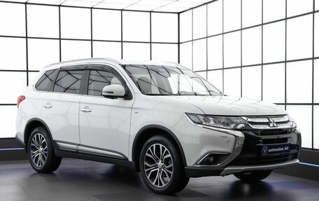 Mitsubishi Outlander III рестайлинг 3, 2018 год, 2 950 000 рублей, 3 фотография