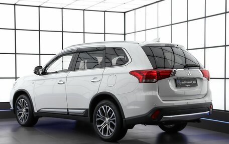 Mitsubishi Outlander III рестайлинг 3, 2018 год, 2 950 000 рублей, 6 фотография