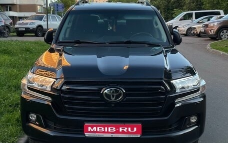 Toyota Land Cruiser 200, 2016 год, 7 000 000 рублей, 1 фотография