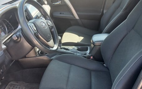 Toyota RAV4, 2014 год, 1 570 000 рублей, 14 фотография