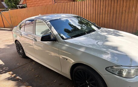 BMW 5 серия, 2013 год, 1 800 000 рублей, 6 фотография