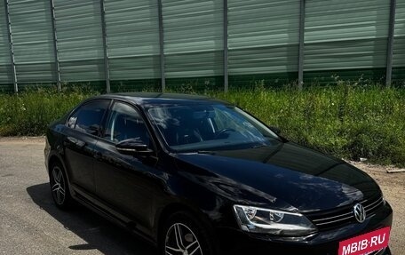 Volkswagen Jetta VI, 2014 год, 1 350 000 рублей, 2 фотография