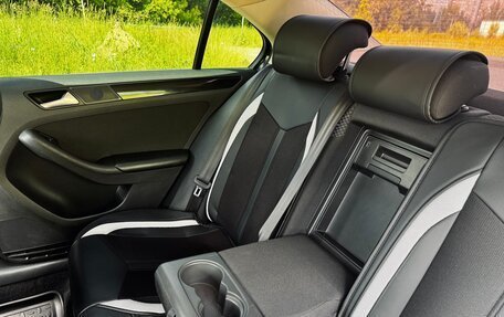 Volkswagen Jetta VI, 2014 год, 1 350 000 рублей, 24 фотография