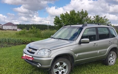 Chevrolet Niva I рестайлинг, 2012 год, 560 000 рублей, 4 фотография