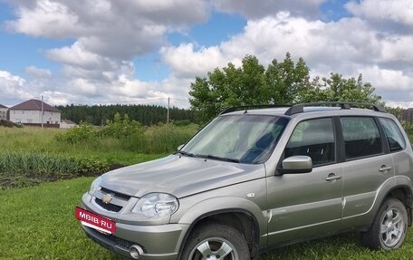Chevrolet Niva I рестайлинг, 2012 год, 560 000 рублей, 3 фотография