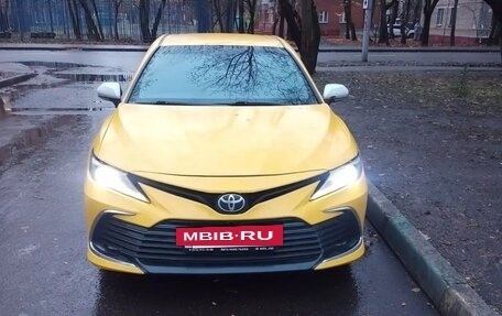 Toyota Camry, 2021 год, 3 500 000 рублей, 7 фотография