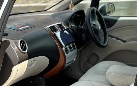 Mitsubishi Colt VI рестайлинг, 2003 год, 300 000 рублей, 6 фотография