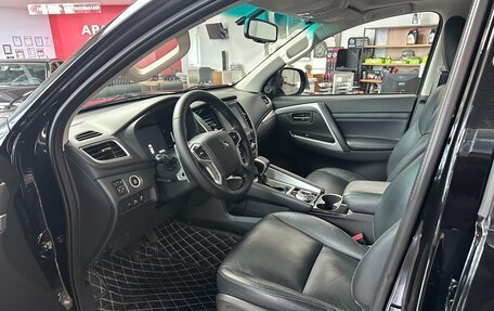Mitsubishi Montero Sport, 2022 год, 3 990 000 рублей, 5 фотография