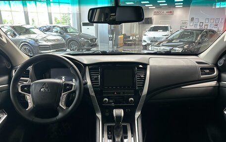 Mitsubishi Montero Sport, 2022 год, 3 990 000 рублей, 8 фотография