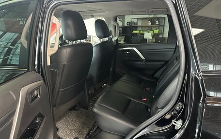 Mitsubishi Montero Sport, 2022 год, 3 990 000 рублей, 6 фотография