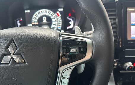 Mitsubishi Montero Sport, 2022 год, 3 990 000 рублей, 15 фотография