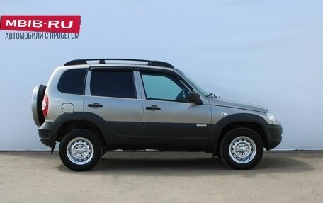 Chevrolet Niva I рестайлинг, 2017 год, 759 000 рублей, 9 фотография