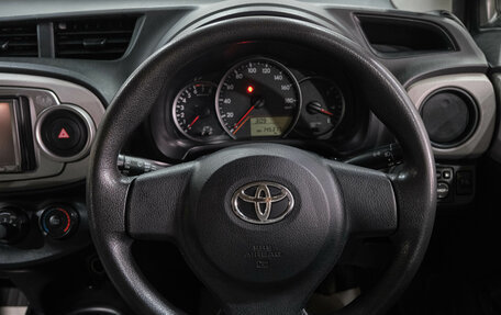 Toyota Vitz, 2013 год, 599 000 рублей, 21 фотография