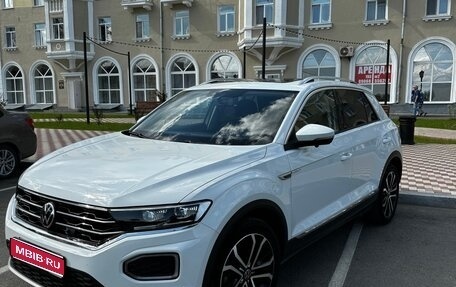 Volkswagen T-Roc I, 2021 год, 2 250 000 рублей, 1 фотография