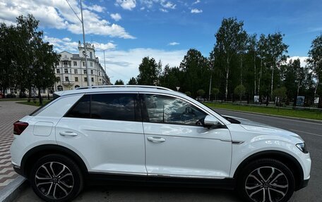 Volkswagen T-Roc I, 2021 год, 2 250 000 рублей, 3 фотография