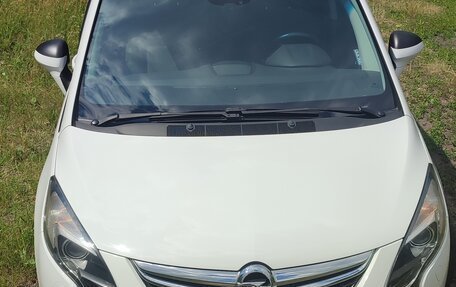 Opel Zafira C рестайлинг, 2013 год, 1 055 000 рублей, 2 фотография
