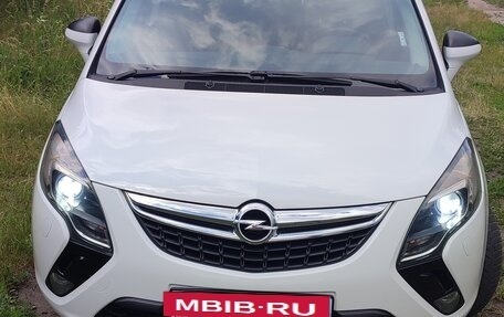 Opel Zafira C рестайлинг, 2013 год, 1 055 000 рублей, 11 фотография