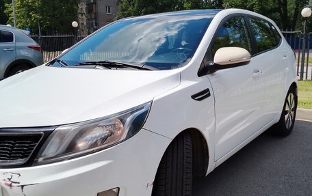 KIA Rio III рестайлинг, 2013 год, 800 000 рублей, 2 фотография