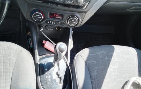 KIA Rio III рестайлинг, 2013 год, 800 000 рублей, 7 фотография