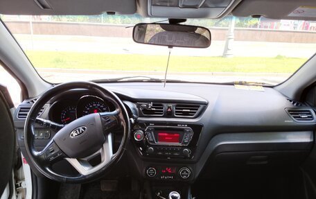 KIA Rio III рестайлинг, 2013 год, 800 000 рублей, 10 фотография
