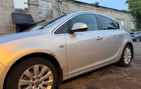 Opel Astra J, 2010 год, 600 000 рублей, 12 фотография